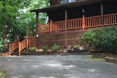 Image de Smoky Mountain Log Cabin, à seulement quelques minutes de toutes les attractions, 135 $ la nuit