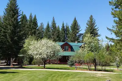 Image de Kc Ranch: Log Cabin charmant et confortable dans la belle Whitefish Montana