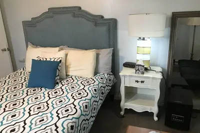 Image de 1 # Emplacement & Valeur * 5 min 2 Cedar Point * Pour 8 personnes Cuisine, Cbl Tv Blanchisserie, WiFi