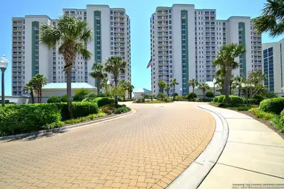 Image de Silver Beach Towers 902-E Service de plage gratuit