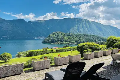 Image de Appartement Bella Vista à Mezzegra vue sur le lac piscine maison.