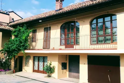 Image de appartements de vacances à Serralunga d'Alba avec piscine panoramique