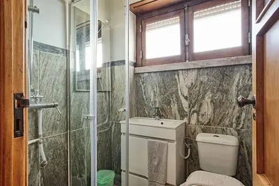 Image de Luxe pour 30 personnes avec vue frontale sur le fleuve et 442 m2!