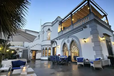 Image de Villa à Sant'agnello avec 7 chambres à coucher, 16 couchages