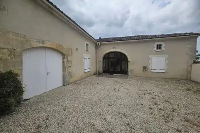 Image de Etable du 19eme transformee en residence au milieu des Vignobles Charentais