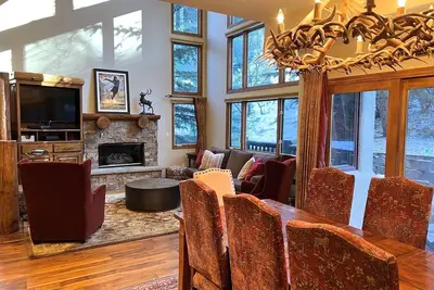 Image de Platinum Luxury Home-Close à soulever!