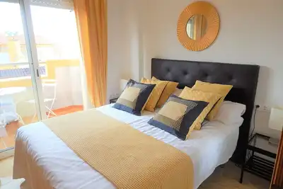 Image de Apartment overlooking large pool with private roof terrace, La Florida