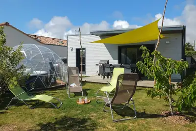 Image de Spacieuse maison moderne avec spa - 5min à vélo plage sauvage du Jaunay