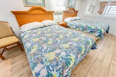 Image de Emplacement tropical en bord de mer, Tiki Hut, piscines chauffées, rivière paresseuse