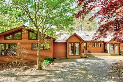 Image de Wounded Fork - Riverside Cabin, à quelques minutes des chutes d'Hebron, bain à remous, intimité