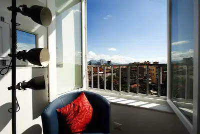 Image de Appartement dans le vert de Naples surplombant le Vésuve