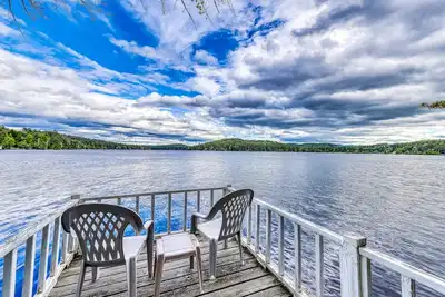 Image de Nouvelle Liste! Chalet au bord du lac avec gazebo, quai, 2 acres d'espace