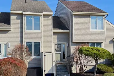 Image de Belle maison de ville de 3 chambres avec vue imprenable sur la baie!