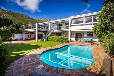 Image de Une retraite de vacances paisible pour jusqu'à 10 personnes à Scarborough, Cape Town