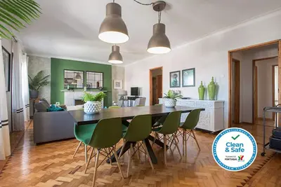 Image de Apolonia 4 Frontal. Au centre de la monumentale Lisbonne