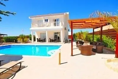 Villa privée avec grande piscine privée située sur le côté côtier de Coral Bay