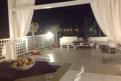 Image de La terrasse avec vue sur la mer de Syracuse