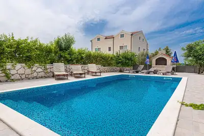 Image de Belle maison à Vodice avec jacuzzi