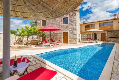 Image de Belle maison à Marcana avec jacuzzi