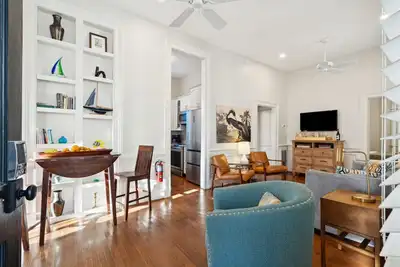 Image de 178 St Philip St, bloc 1 au potentiel du groupe King + parking. Historique et chic