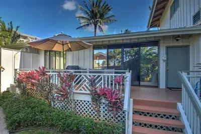 Image de Étapes vers la plage de Poipu Spacieux et luxueux Climatisation Jacuzzi Baignoire à gaz Bbq