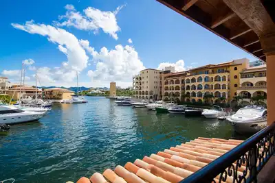 Image de * SPÉCIAL ÉTÉ * Spacieux condo 2 chambres sur Porto Marina Cupecoy