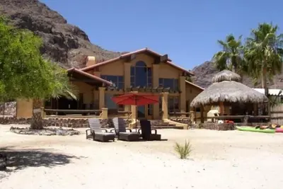 Image de Beach Front Villa - Animaux acceptés