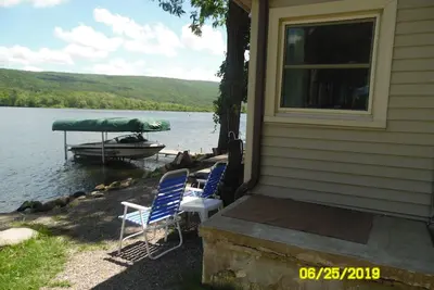 Image de Honeoye Lake Waterfront Cottage