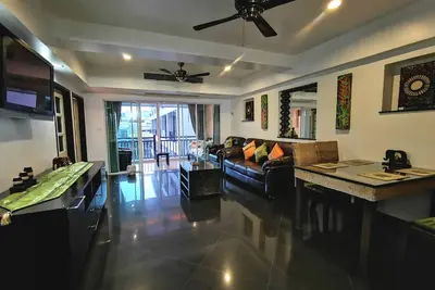 Image de Spacieux condo de luxe 2br près de Bangla Rd