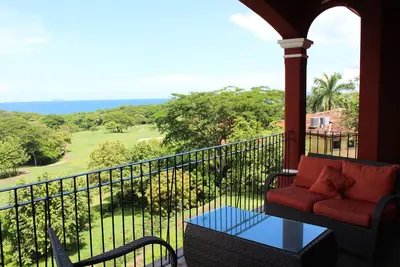 Image de Penthouse incroyable à Reserva Conchal avec de belles vues sur l'océan!