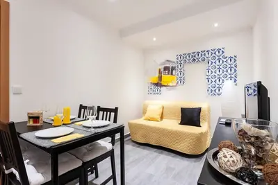 Image de Emplacement Incroyable Proche Du Chateau!