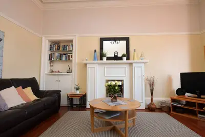 Image de Appartement en front de mer avec parking privé à 200m du centre-ville de Dunoon, pour 6 personnes, animaux acceptés