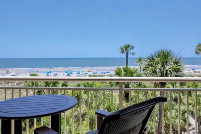 Image de Cette villa de 2 chambres et 2 salles de bain Captains Walk est située au 3ème étage dans la magnifique Palmetto Dune