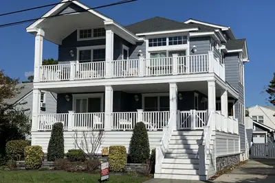 Image de Pet Luxury Home Accueil! Près de la plage, des restaurants, des boutiques et des divertissements!