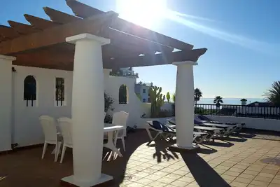 Image de Gorgeous high spec apartment 50m from the beach and marina