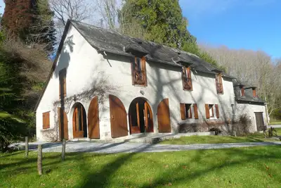 Image de Moulin restauré - Pyrénéen- Béarn- cadre champêtre - rivière campagne montagne.