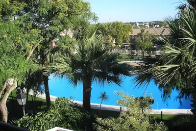 Image de Profitez de l'été et dans la Costa de la Luz ensoleillée, à proximité du golf. 50 m à magasins / restaurant