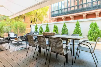 Image de Maison luxueuse dans le meilleur quartier de Madrid, à côté du palais royal.