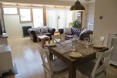 Image de Yogis Cottage est le charme de la campagne des Cotswolds avec des installations modernes