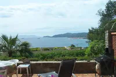Image de Le Lavandou, Villa 80m2, Plein Sud, Vue Panoramique sur Port et Mer