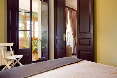 Image de Art Nouveau 2 Bedroom in the Historic Eixample. Free luggage storage service.