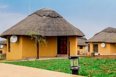 Image de L'expérience Solid Rock, avec une vue magnifique et une météo conviviale.