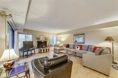 Image de 4 chambres et 3 salles de bains, maison de ville unité fin dans le magnifique Palmetto Dunes Resort près de la plage!