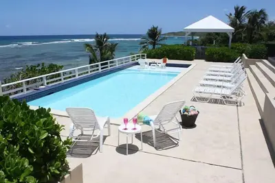 Image de Oceanfront Luxury Villa, 4900sf, 4br, 4bth, billard et salle de gym