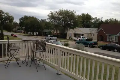Image de Grande distance à pied de la maison des animaux de compagnie pour Will Rodgers Stadium / Arena