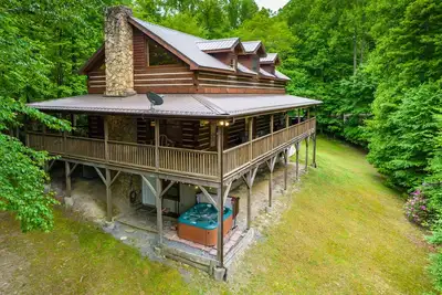 Image de Hébron Falls ~ porche panoramique, cadre privé, randonnée pédestre, billard, Animaux acceptés!