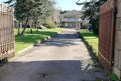 Image de Villa avec piscine dans quartier calme