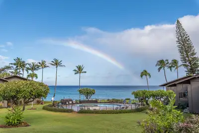 Image de Couchers de soleil à couper le souffle tout en dégustant un cocktail!