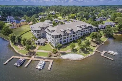 Image de Paradis tranquille au bord du lac sur le lac Oconee! ! Magnifique condo 2 chambres