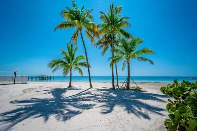 Image de Ps Sandy Beach, vue sur la piscine, quai, WiFi, tennis, jacuzzi, arrivée tous les jours, tropical